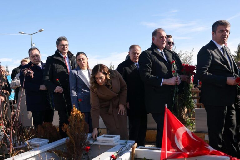 Başkan Yüceer, deprem bölgesinde: Unutmadık