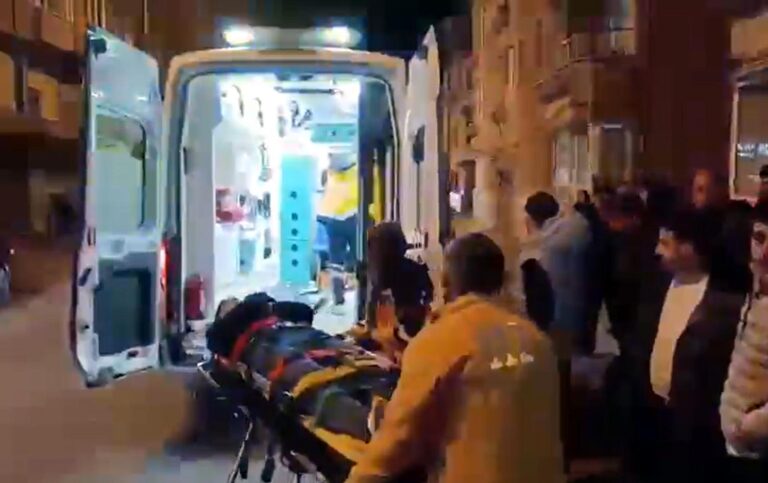 Kontrolünü kaybettiği motosikletle takla atan sürücü, yaralandı