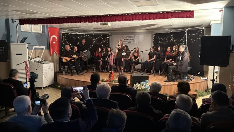 Lise öğrencileri türkülerle Neşet Ertaş’ı andı