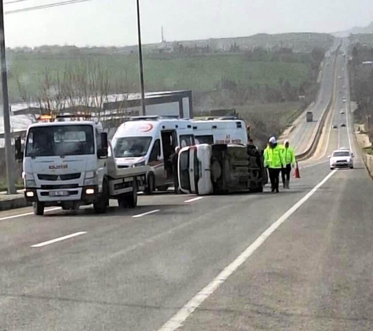 Tekirdağ’da kontrolden çıkan araç takla attı; 2 yaralı