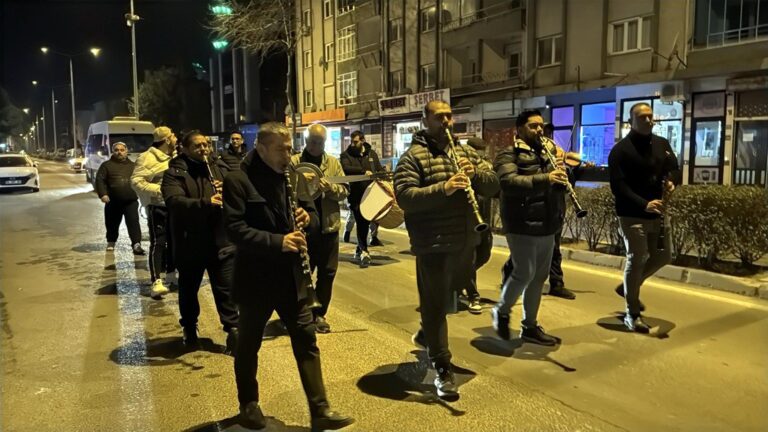 Tekirdağlılar bando takımı ile sahura kalktı