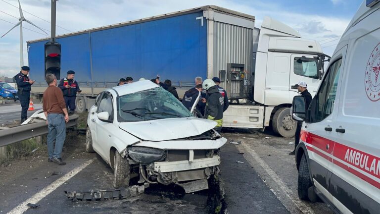 Otomobil İle TIR Çarpıştı: 1 Ağır Yaralı