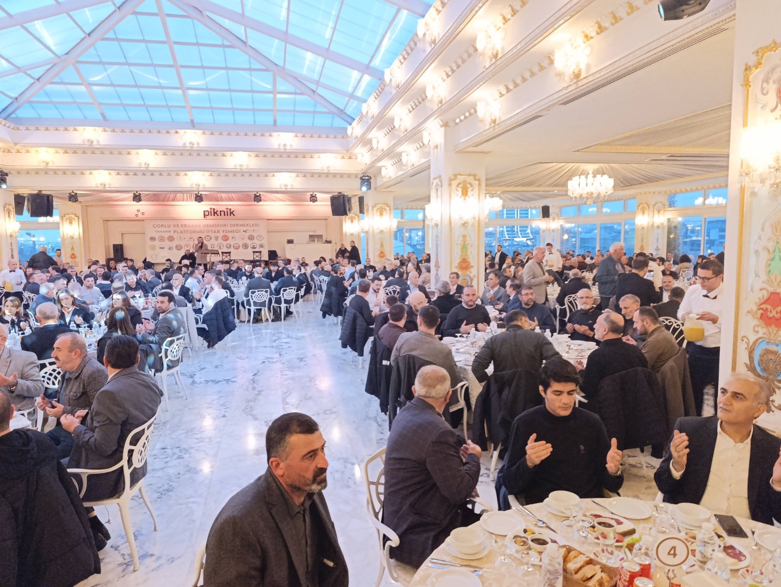 Terörsüz Türkiye Sürecine Çorlu’dan Güçlü Mesaj: Hemşehri Dernekleri Aynı İftar Sofrasında Buluştu Terörsüz Türkiye Sürecine Çorlu’dan Güçlü Mesaj: Hemşehri Dernekleri Aynı İftar Sofrasında Buluştu