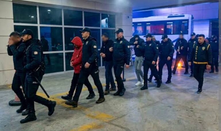 Sosyal Medya üzerinden Dolandırıcılık Operasyonu: 5 Tutuklama