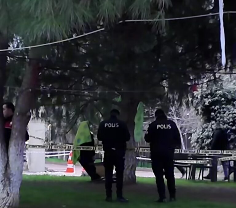 Parkta Ölü Bulundu