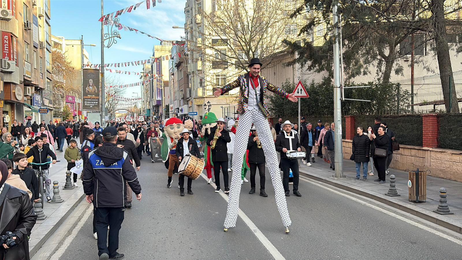 Çorlu’da 4’üncü Tiyatro Festivali başladı Çorlu’da 4’üncü Tiyatro Festivali başladı