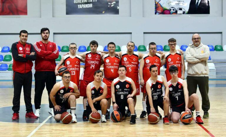 Down Sendromlular Basketbol Milli Takımı Antrenörü Ercan: Başarılarla ailelerin bakış açısı değişti
