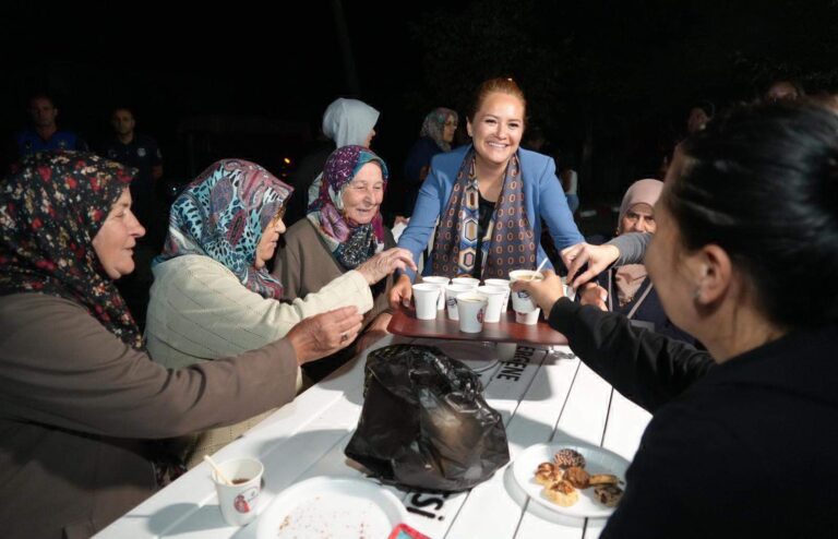 Ergene’de ‘Muhabbet Sizden, Çaylar ve Kahveler Müge Başkan’dan uygulaması devam edecek
