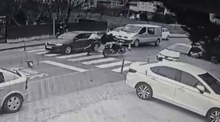 Dur İhtarına Uyumayan Sürücüsü Polise Çarptı: 4 Günde Ceza Aldı