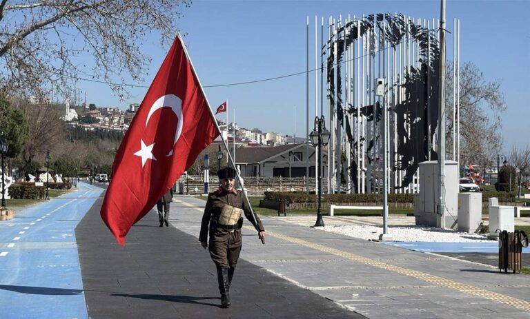 Şehitler için 8 yıldır İstanbul’dan Çanakkale’ye yürüyor