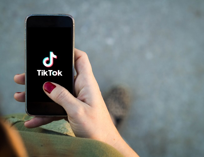 Sinyalsiz patikalarda çevrimdışı izlemek için tiktok video indirici ile sahaya hazırlık