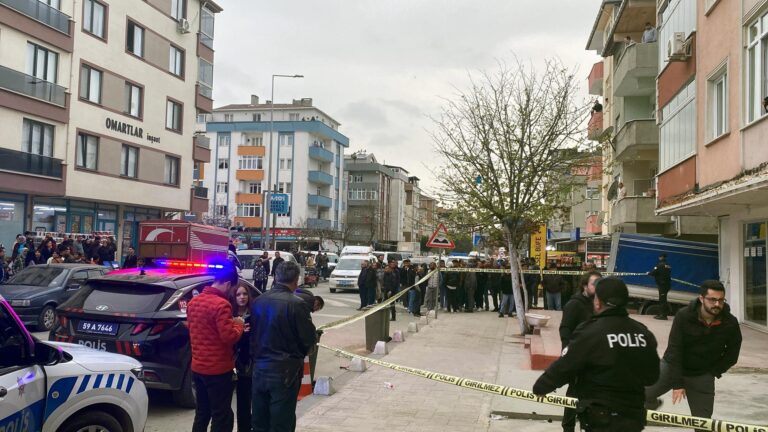 Kokoreç Yüzünden Kavga: Silahla Başından Vuruldu