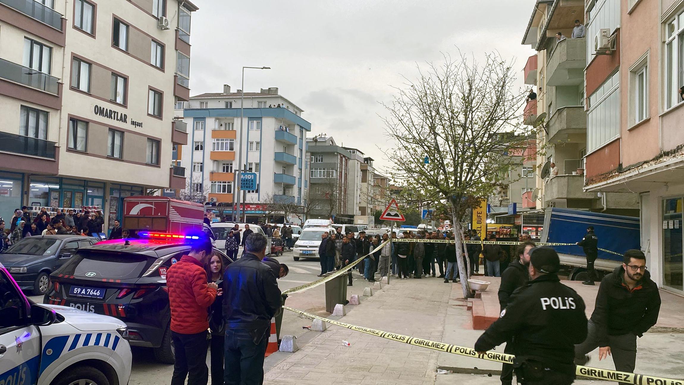 Kokoreç Yüzünden Kavga: Silahla Başından Vuruldu Kokoreç Yüzünden Kavga: Silahla Başından Vuruldu