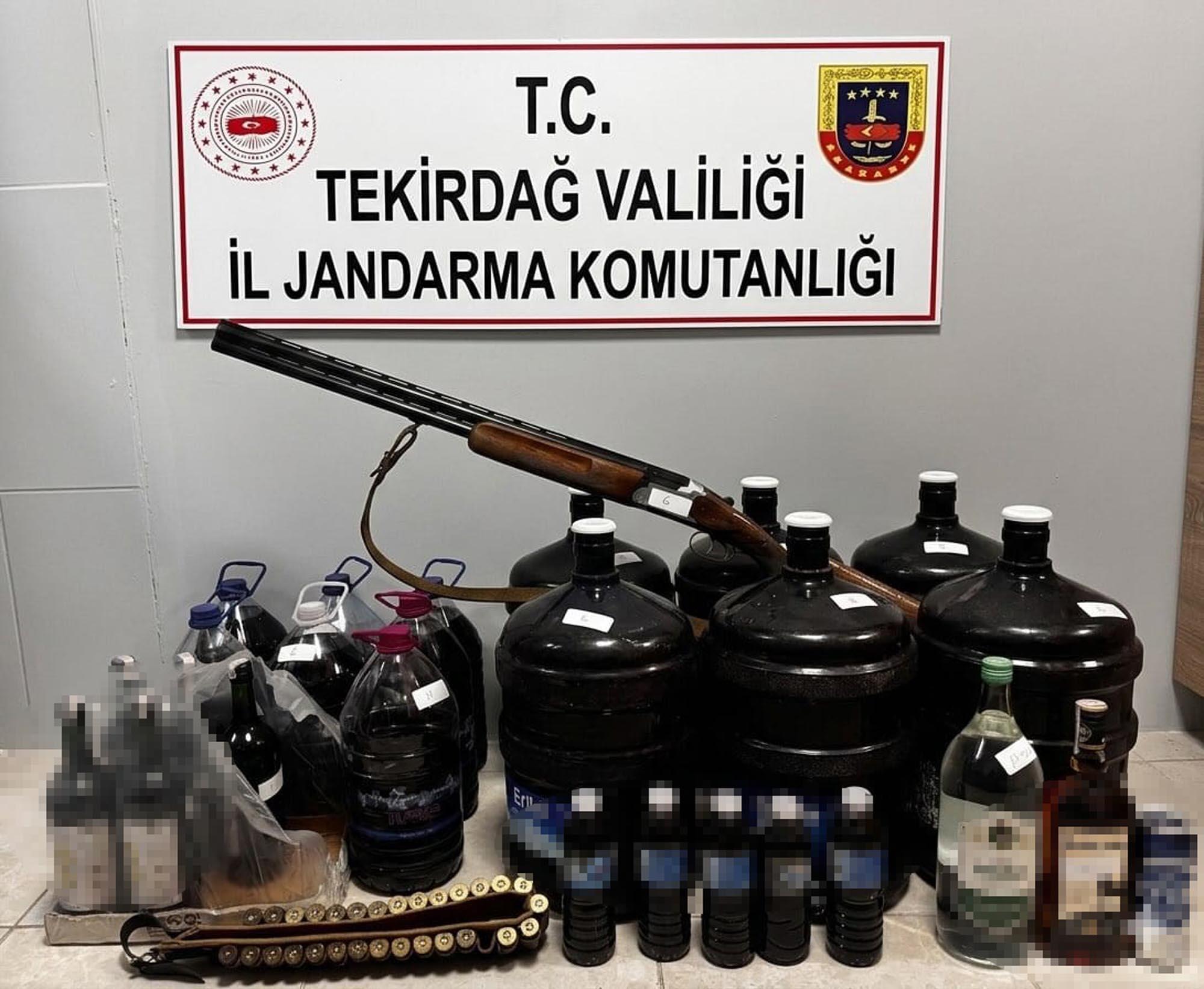 Malkara’da sahte ve kaçak içki ele geçirildi Malkara’da sahte ve kaçak içki ele geçirildi