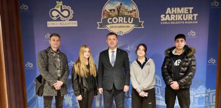 Öğrenciler Sordu Başkan Sarıkurt Cevapladı