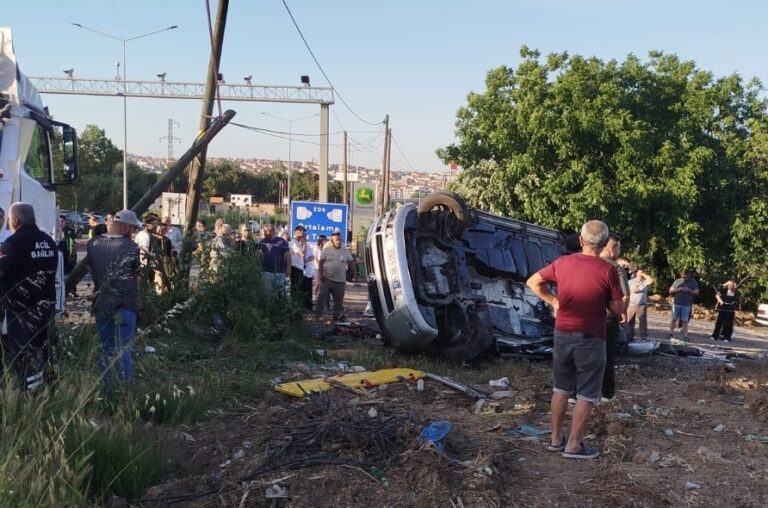Feci Kaza: Ölü ve Yaralılar Var