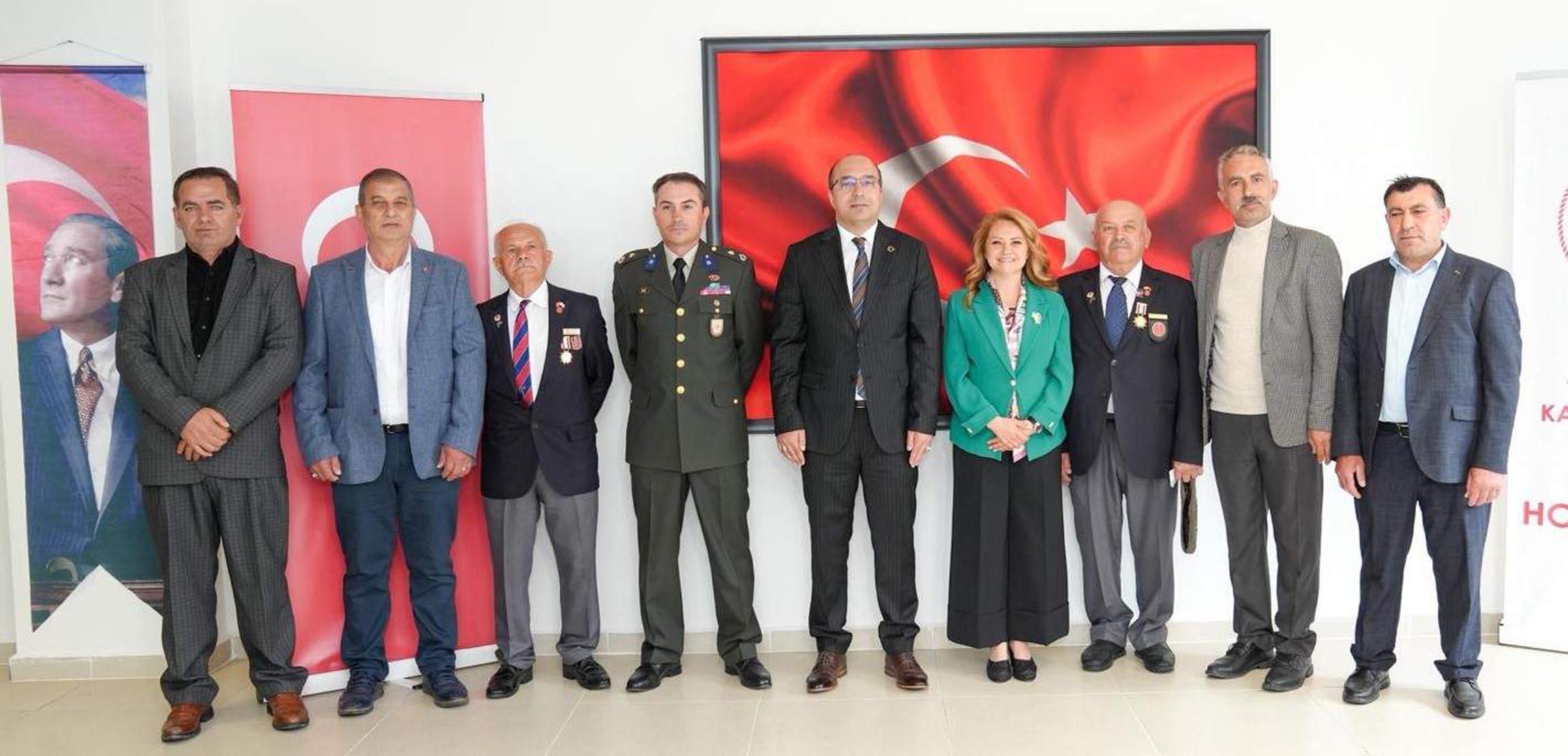 Başkan Topak, Ergene protokolü ile bayramlaşma programına katıldı Başkan Topak, Ergene protokolü ile bayramlaşma programına katıldı