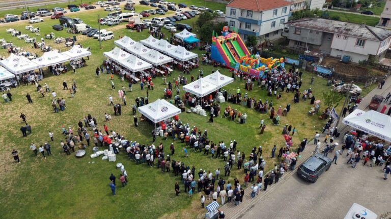 Bolluk ve Keşkek Şenliği’nde 2 ton keşkek, 1 saatte tükendi