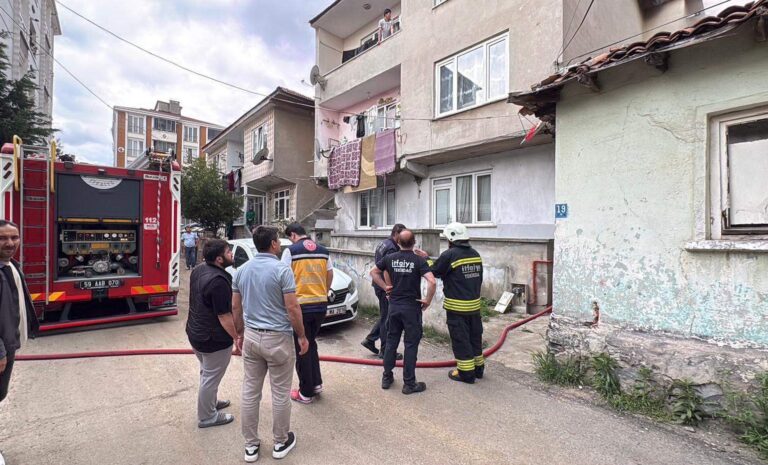 Çorlu’da çıkan ev yangını büyümeden söndürüldü