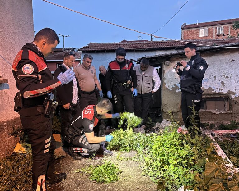 Edirne’de polisin ‘dur’ ihtarından kaçan şüpheli uyuşturucu ile yakalandı