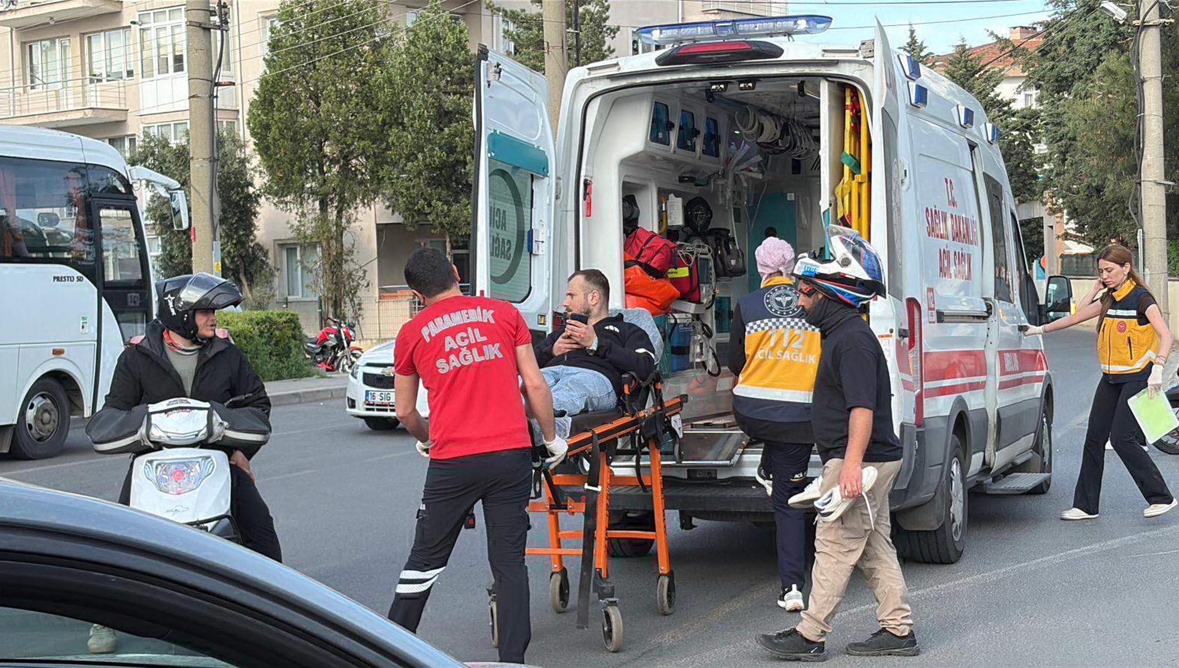 Otomobil ile çarpışan motosikletin sürücüsü yaralandı Otomobil ile çarpışan motosikletin sürücüsü yaralandı