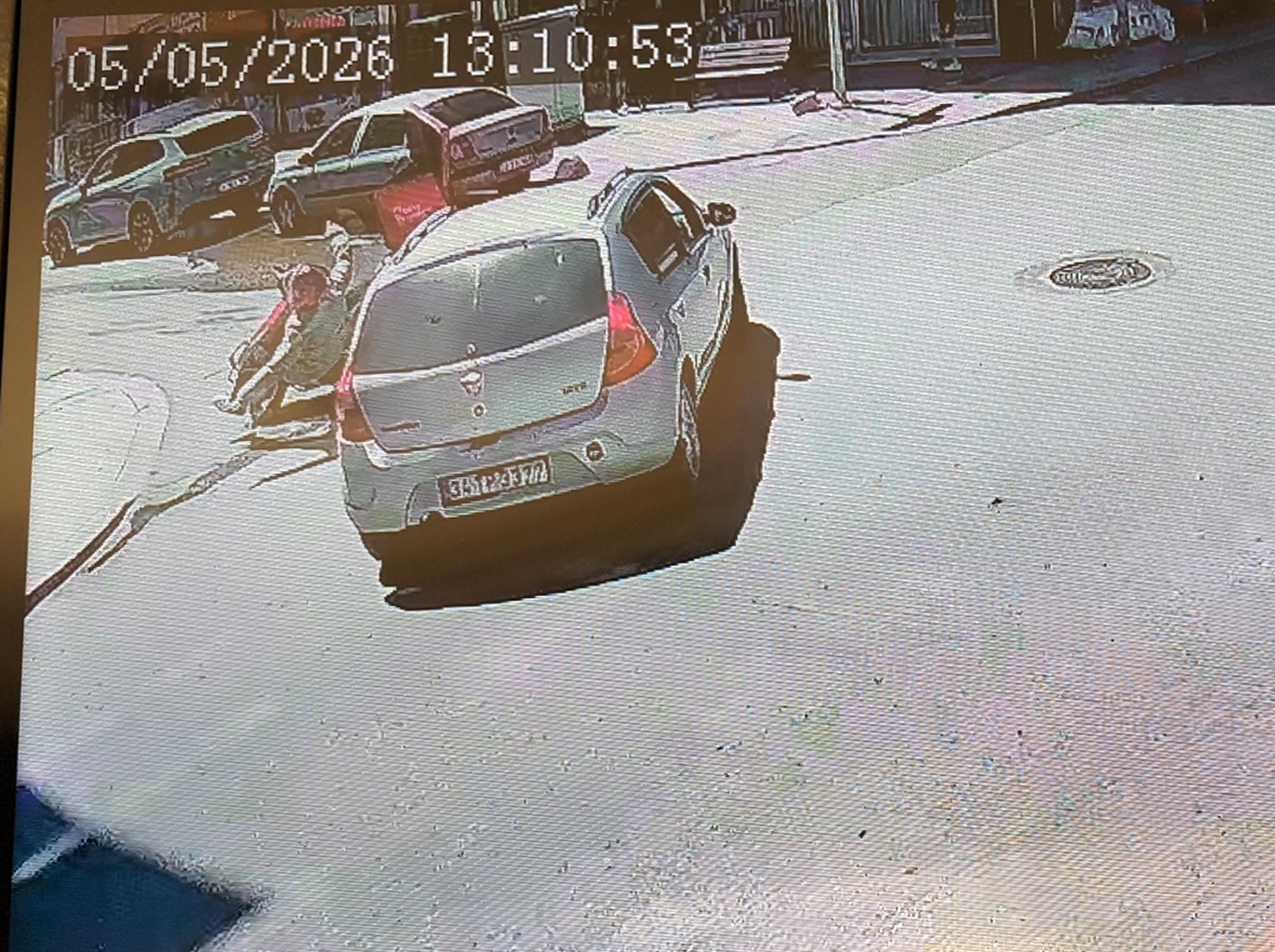 Otomobille motosikletin çarpıştığı kaza kamerada; 1 yaralı Otomobille motosikletin çarpıştığı kaza kamerada; 1 yaralı