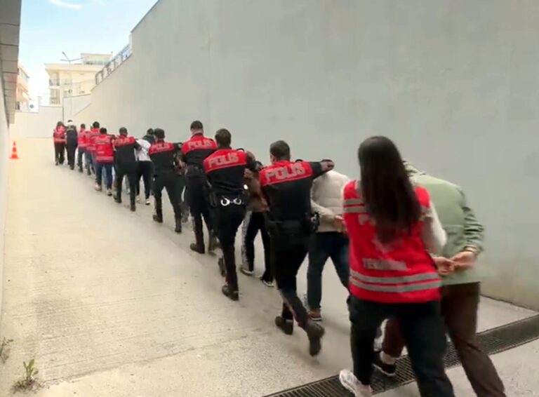 Fuhuş Operasyonunda 14 Kadın Kurtarıldı
