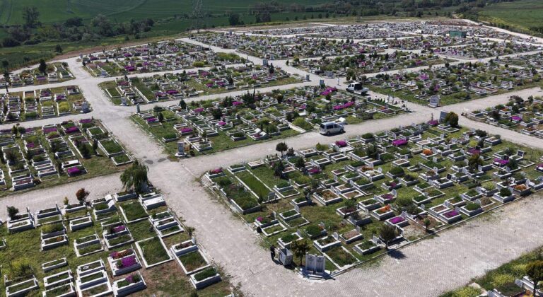 Tekirdağ’da mezarlıklarda bakım ve temizliğe hız verildi