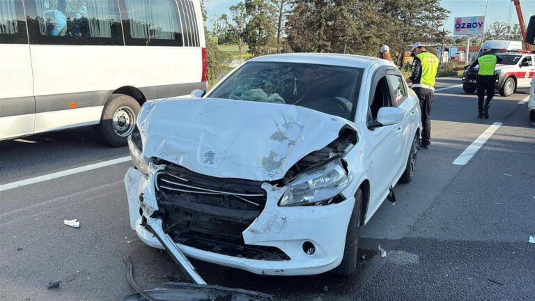 Tekirdağ’da otomobil ile hafif ticari araç  çarpıştı; 1 yaralı