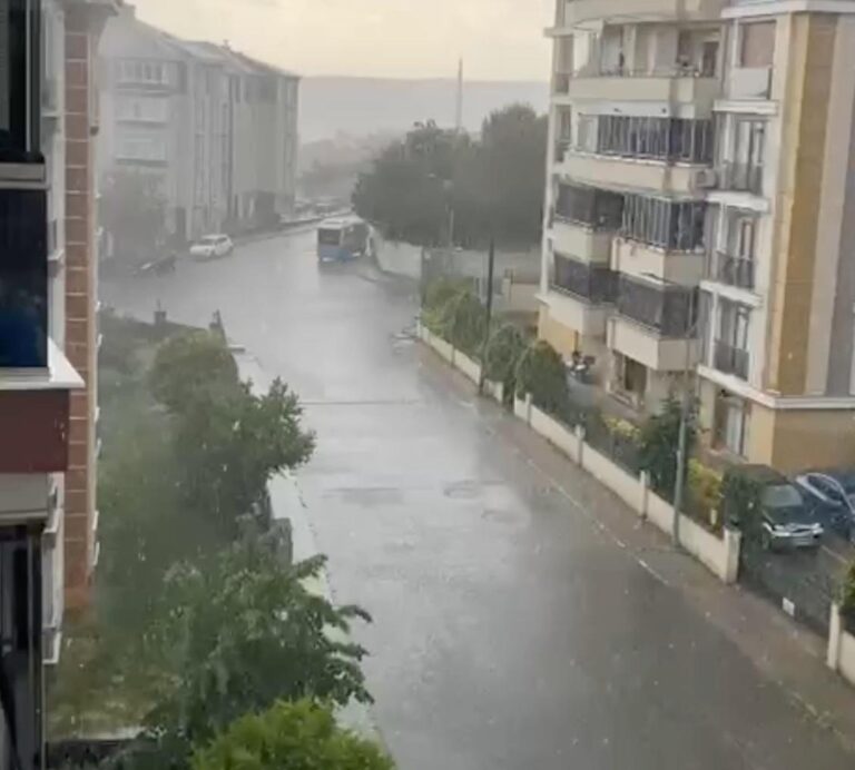 Tekirdağ’da sağanak ve dolu etkili oldu