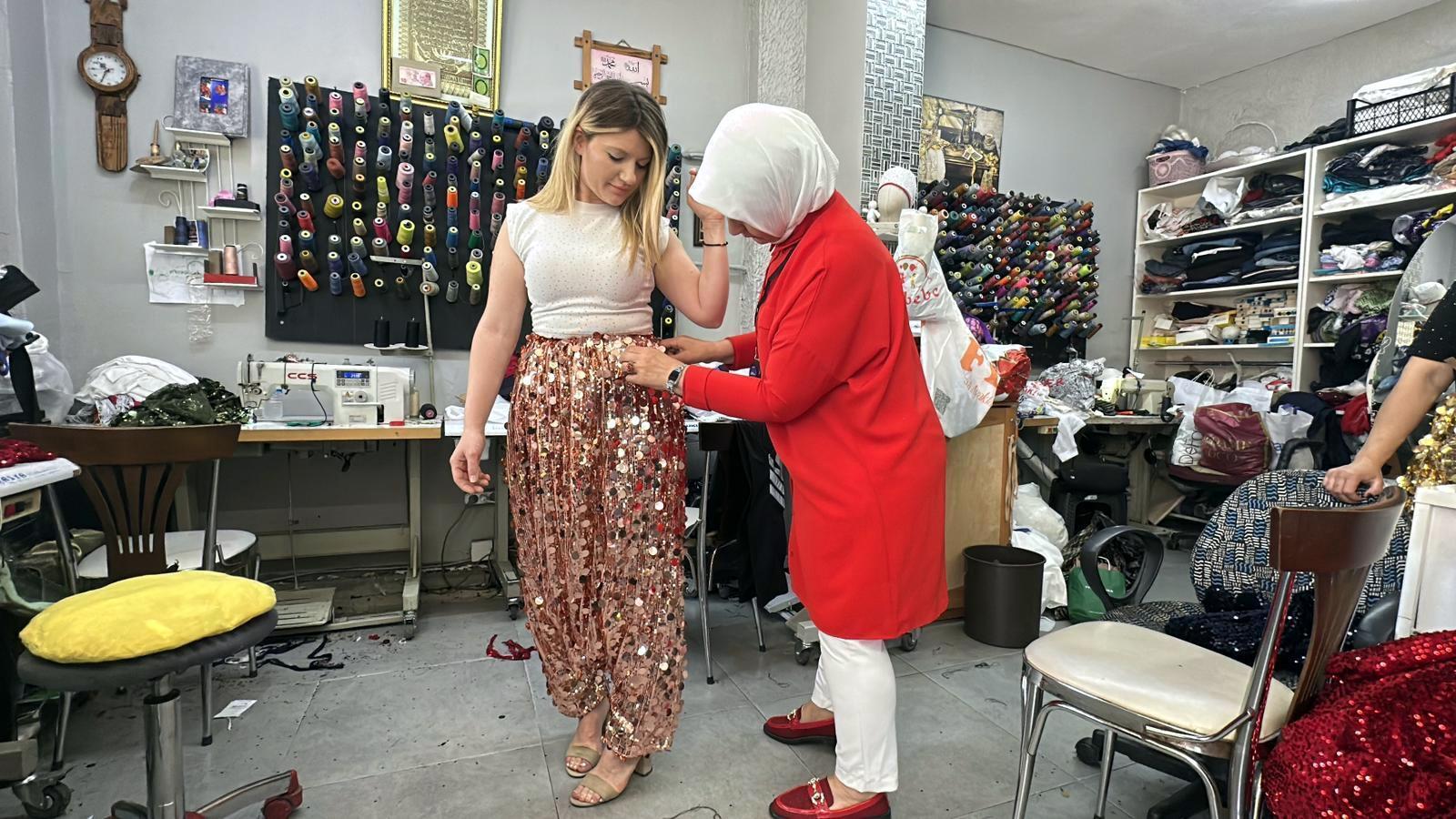 Trakya’da yayılan ‘şalvar gecesi’ kültürü, terzilerde hareketliliği arttırdı Trakya’da yayılan ‘şalvar gecesi’ kültürü, terzilerde hareketliliği arttırdı