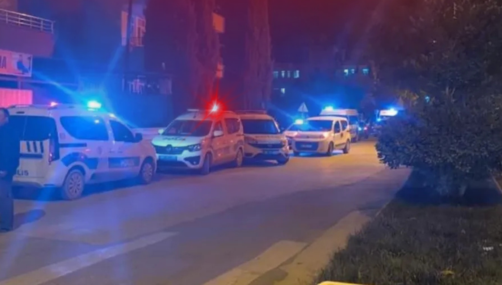Tartıştığı Kişinin Kulağını Kesti: 2 Yaralı Tartıştığı Kişinin Kulağını Kesti: 2 Yaralı