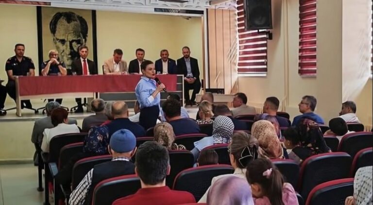 Silahtarağa Mahallesi’nde Sağlık Bilgilendirme Toplantısı Düzenlendi
