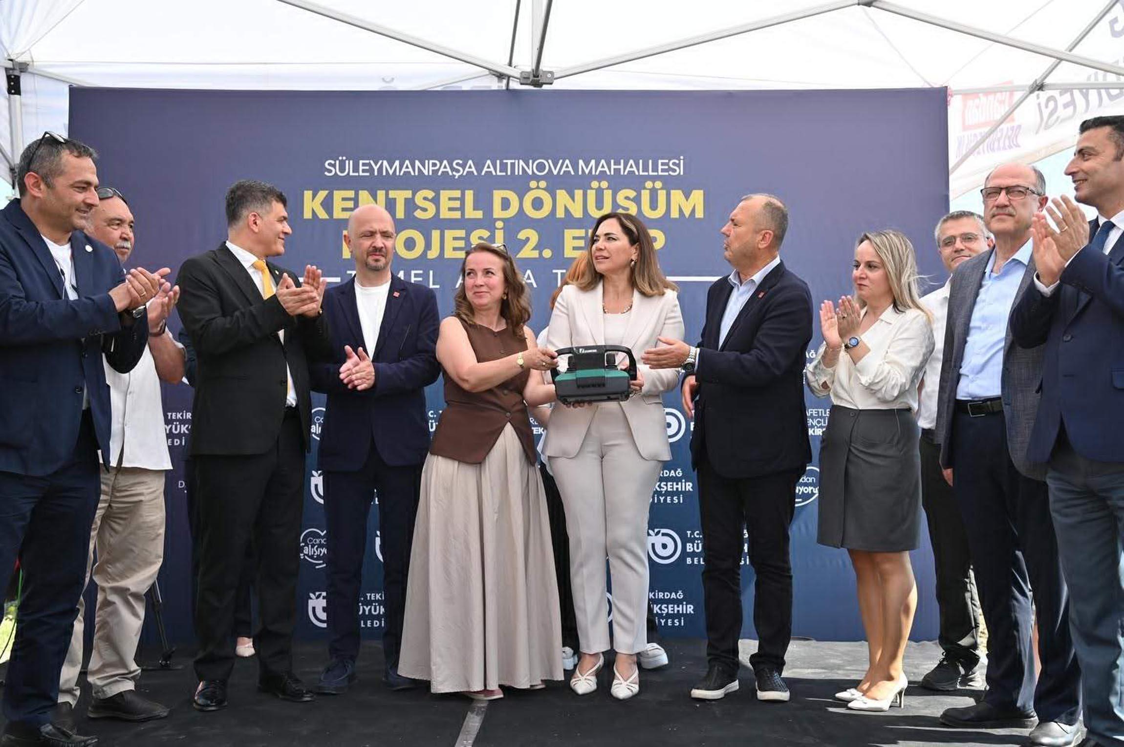 ‘Altınova Kentsel Dönüşüm Projesi’nde 2’nci etap konutlarının temeli törenle atıldı_6a27f0bc21520.jpeg
