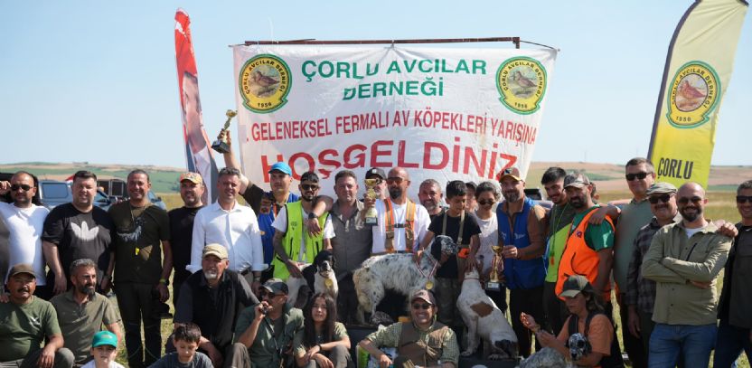 Çorlu`da 14. Geleneksel Fermalı Av Köpekleri Yarışması Heyecanı Yaşandı Çorlu`da 14. Geleneksel Fermalı Av Köpekleri Yarışması Heyecanı Yaşandı