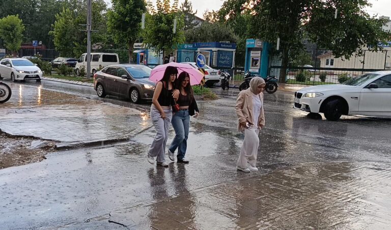 Edirne ve Kırklareli’de sağanak etkili oldu