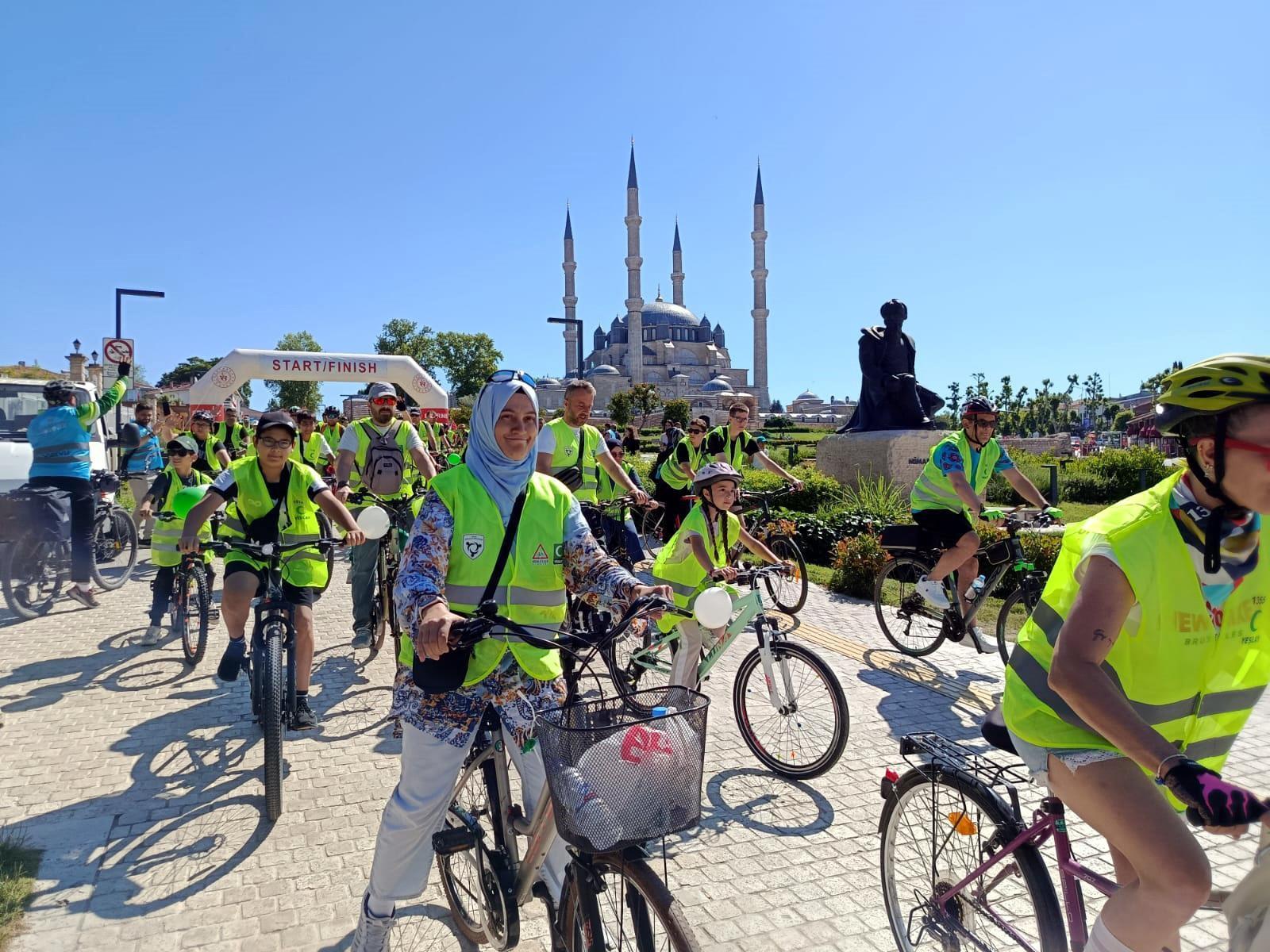 Edirne ve Tekirdağ’da 13’üncü Geleneksel Yeşilay Bisiklet Turu Edirne ve Tekirdağ’da 13’üncü Geleneksel Yeşilay Bisiklet Turu