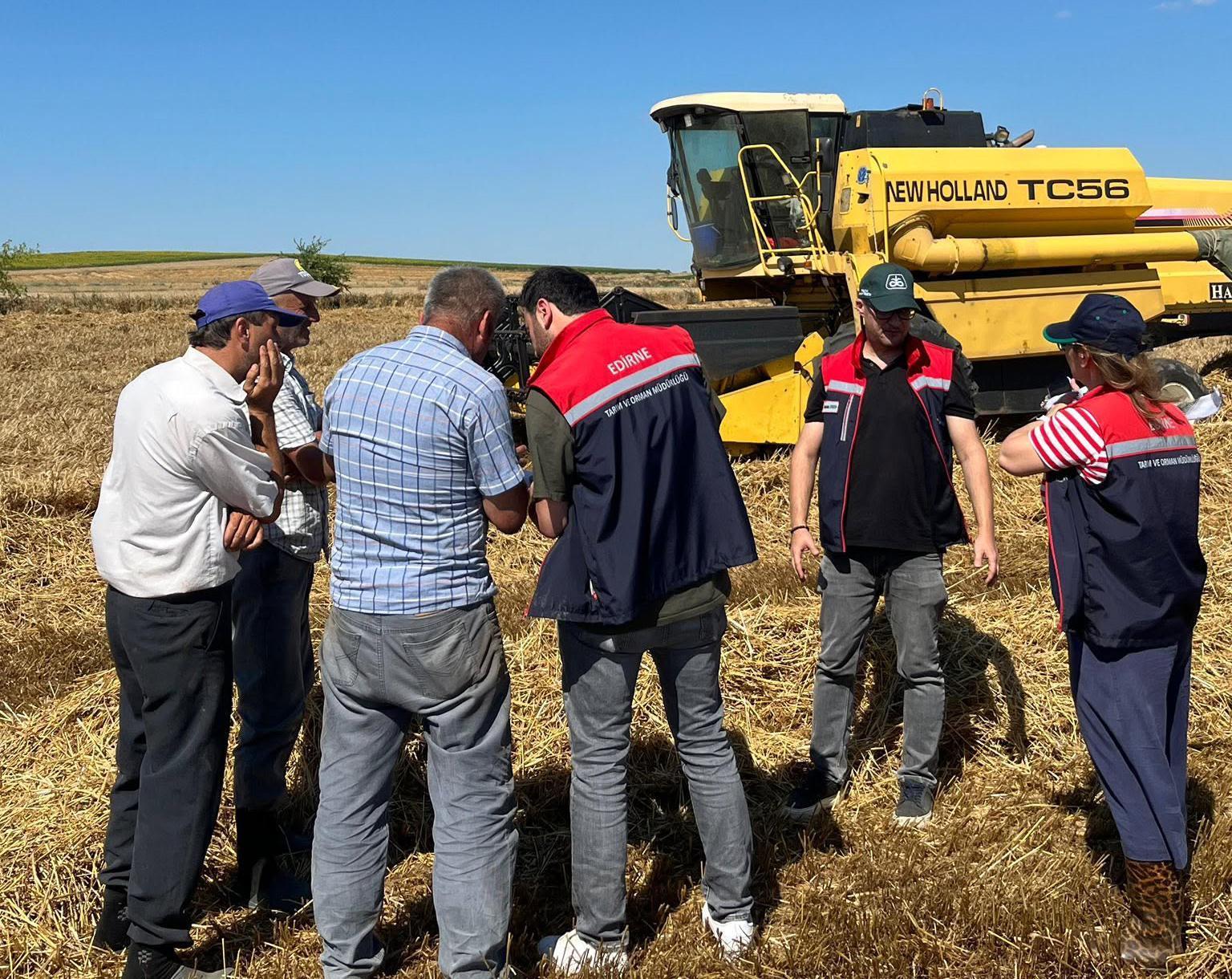 Edirne’de hasat sezonuyla birlikte biçerdöver kontrollerine de başlandı Edirne’de hasat sezonuyla birlikte biçerdöver kontrollerine de başlandı