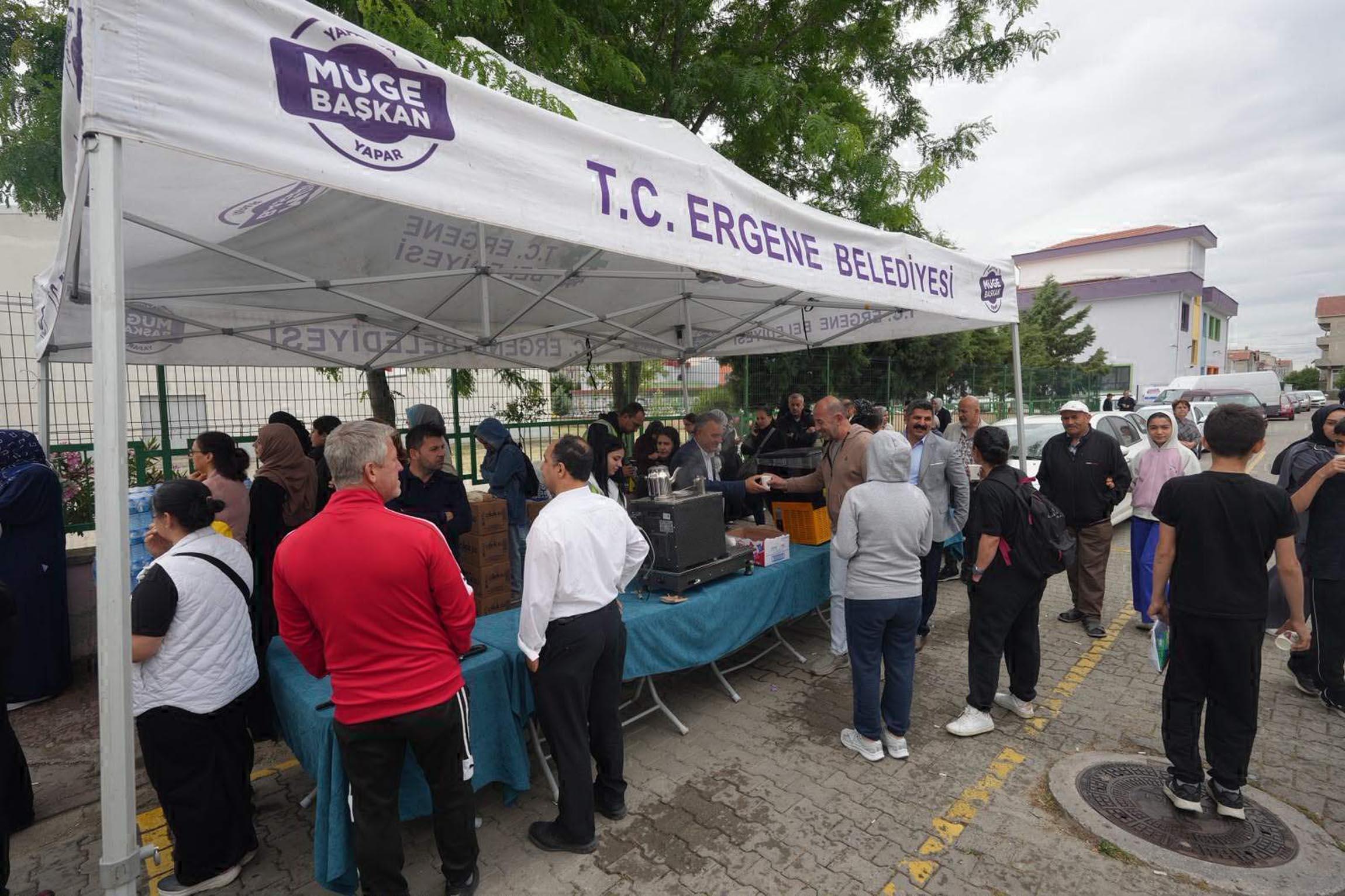Ergene Belediyesi’nden YGS öğrencileri ve ailelerine destek Ergene Belediyesi’nden YGS öğrencileri ve ailelerine destek