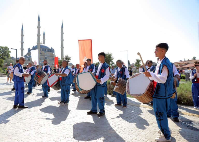 Kırkpınar Yağlı Güreşleri Festivali, geleneksel davul-zurna davetiyle başladı
