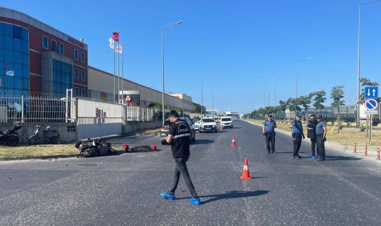 Otomobil ile Çarpışan Motosikletin Sürücüsü Öldü