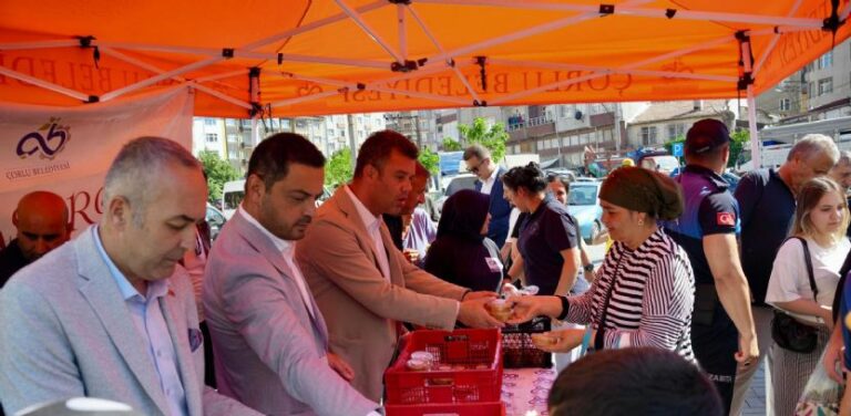 Perşembe Pazarında Aşure Bereketi