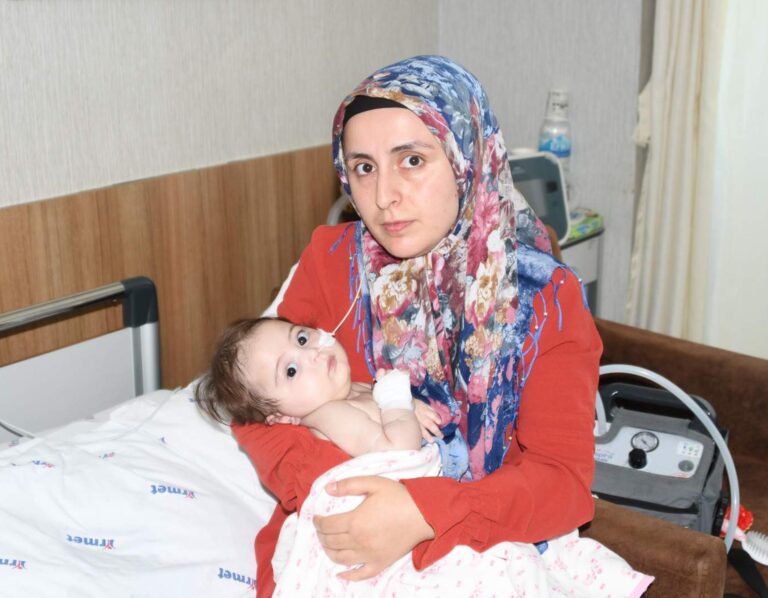 SMA’lı Afra Sıla’nın annesi: Hastalık kampanyadan daha hızlı ilerliyor