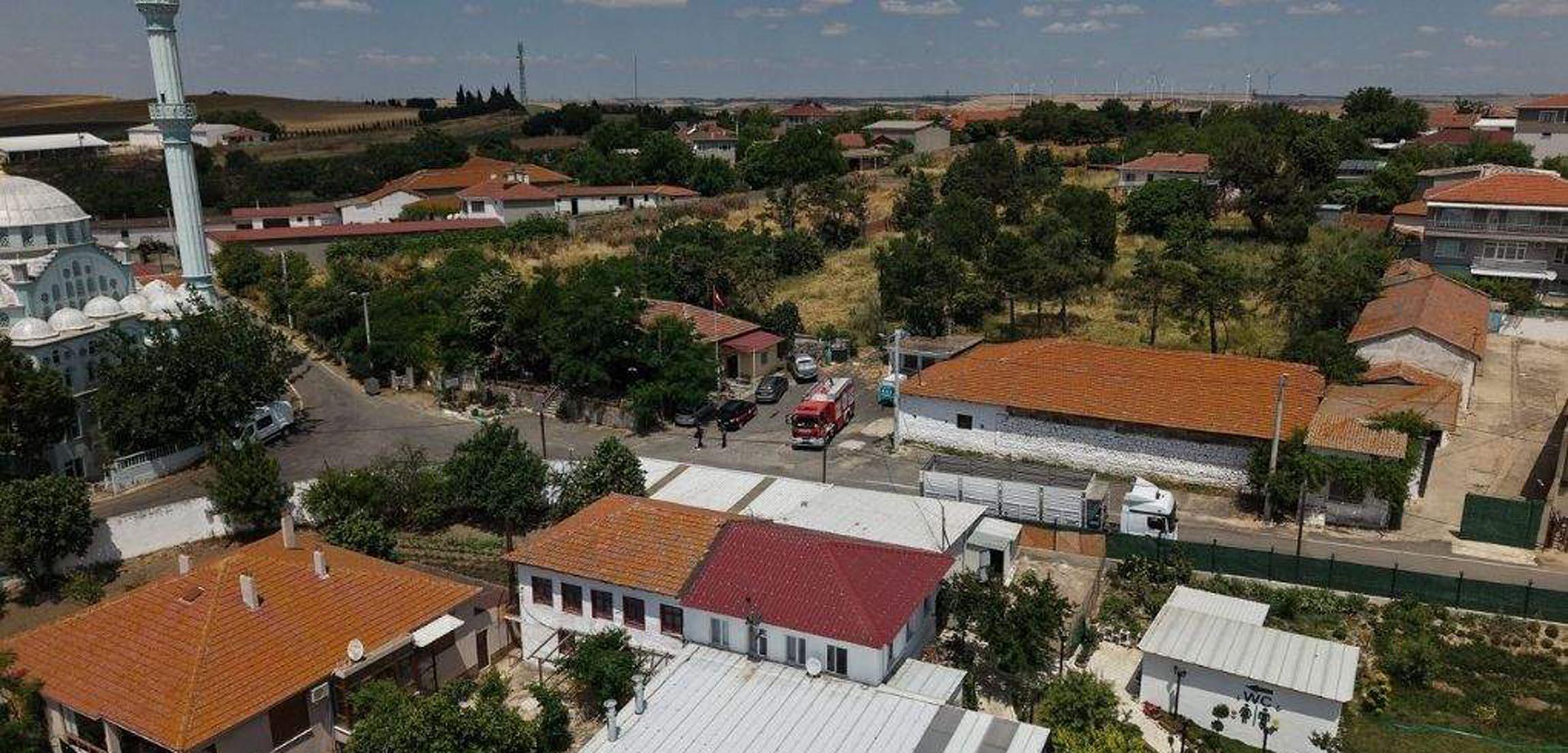 Tekirdağ Büyükşehir Belediyesi, yangın riskine karşı mobil itfaiye noktaları kurdu Tekirdağ Büyükşehir Belediyesi, yangın riskine karşı mobil itfaiye noktaları kurdu