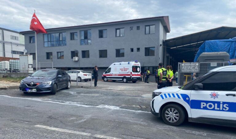 Fabrikada Silahlı ve Bıçaklı Kavga; 1 Ölü, 1 Yaralı