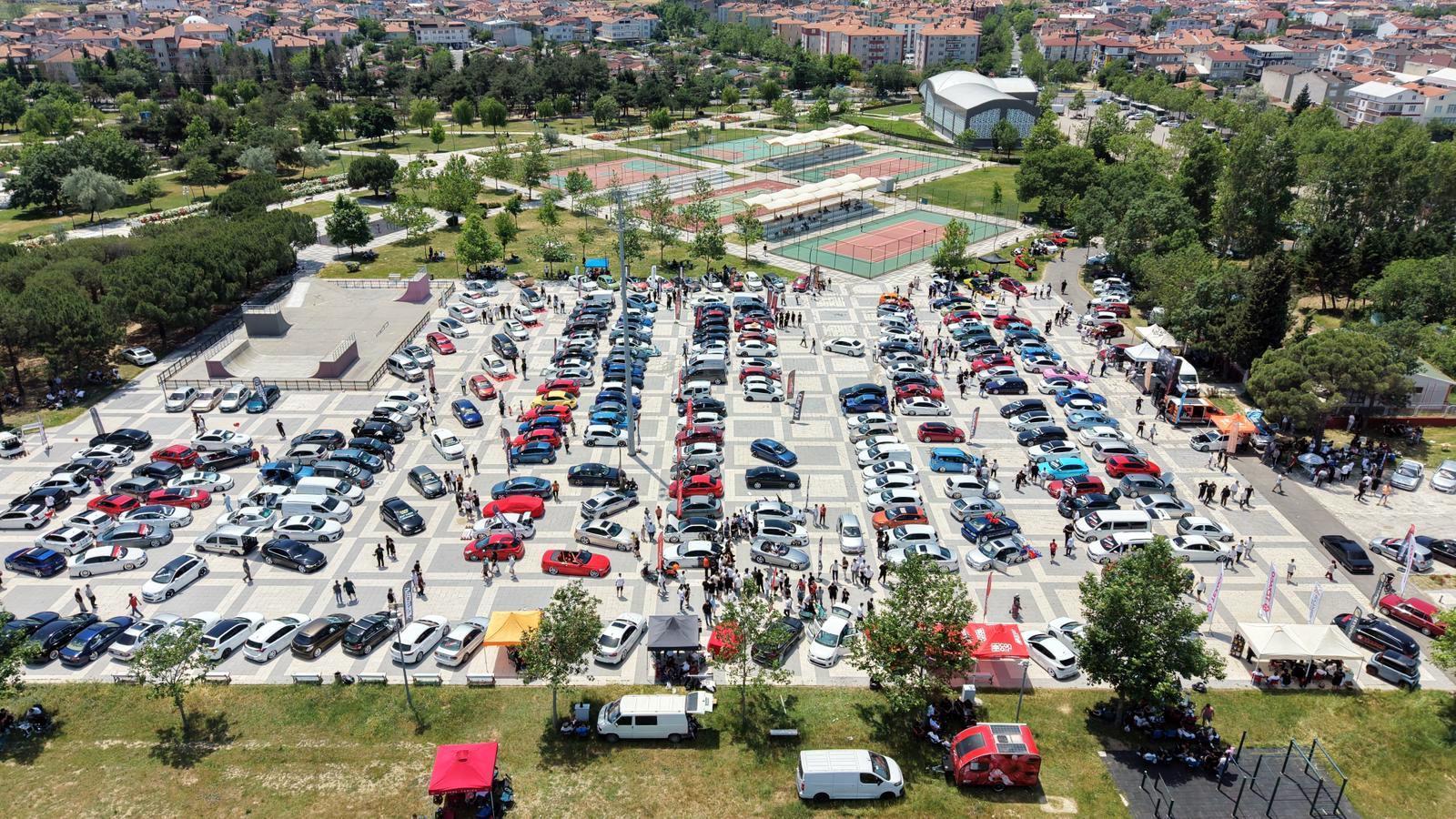 Tekirdağ’da, modifiye araç tutkunları bir araya geldi Tekirdağ’da, modifiye araç tutkunları bir araya geldi