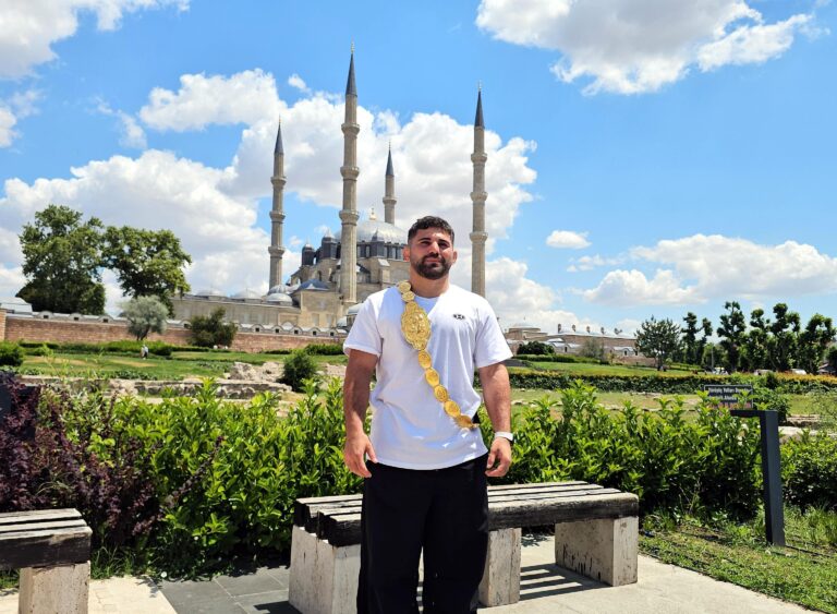 665’inci Kırkpınar Yağlı Güreşleri’nde başpehlivan olan Taş: Çocukluk hayalimi gerçekleştirdim