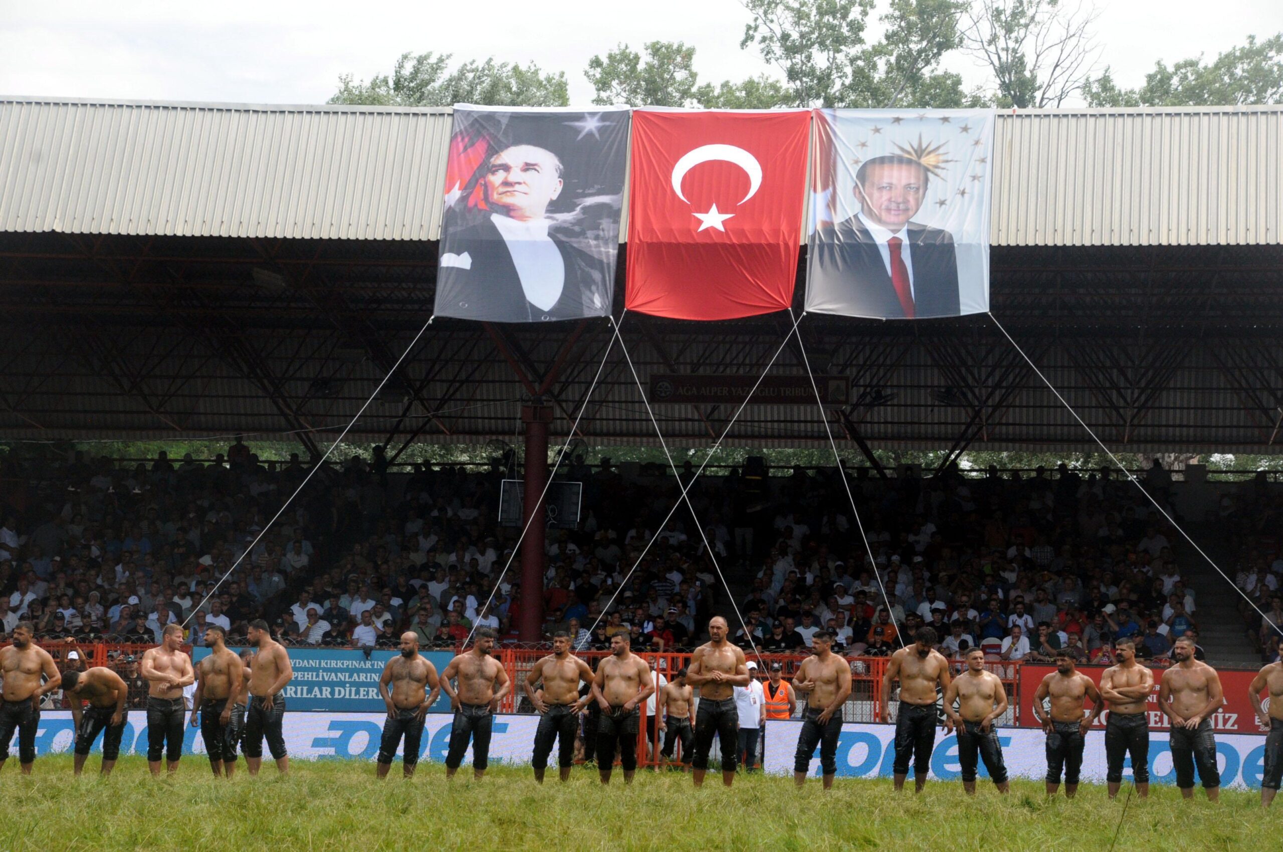 665’inci Kırkpınar Yağlı Güreşleri’nde son 16’ya kalan başpehlivanlar belli oldu 665’inci Kırkpınar Yağlı Güreşleri’nde son 16’ya kalan başpehlivanlar belli oldu