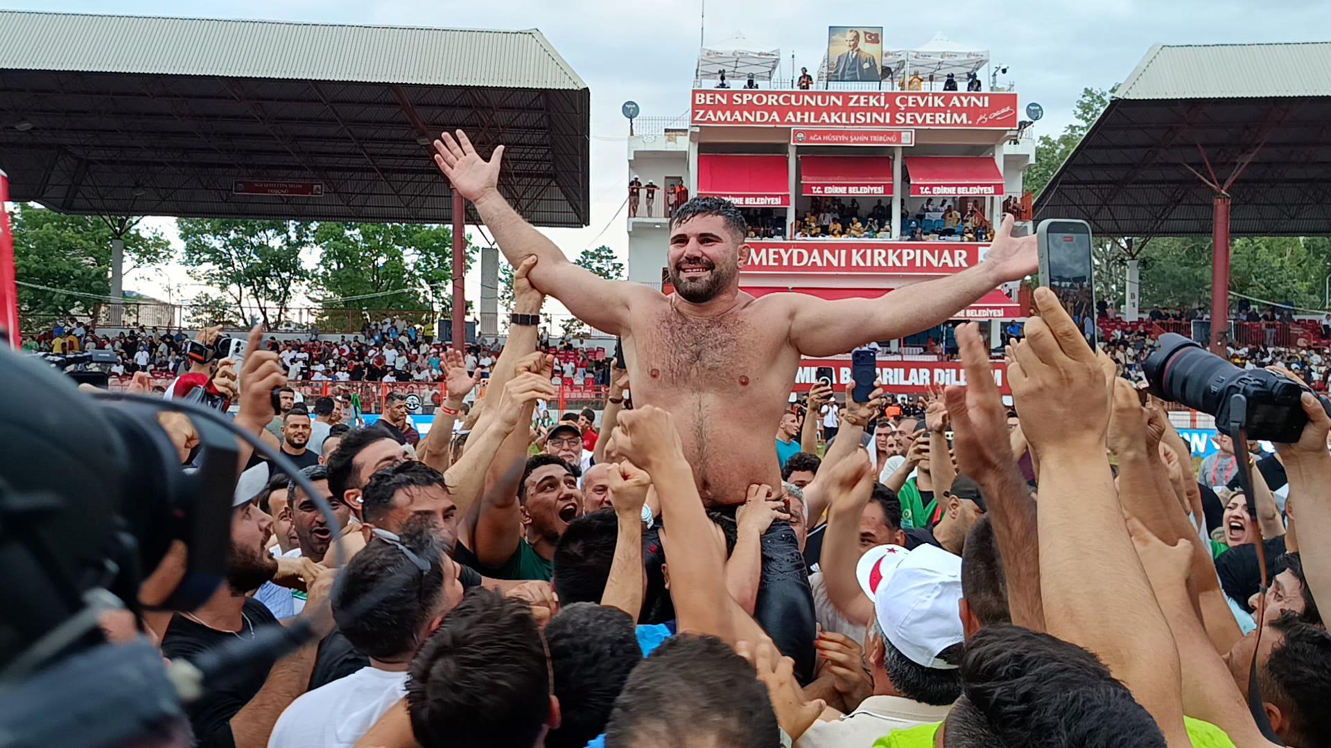 665’inci tarihi Kırkpınar Yağlı Güreşleri’nde başpehlivan Erkan Taş oldu / Ek fotoğraflar 665’inci tarihi Kırkpınar Yağlı Güreşleri’nde başpehlivan Erkan Taş oldu / Ek fotoğraflar