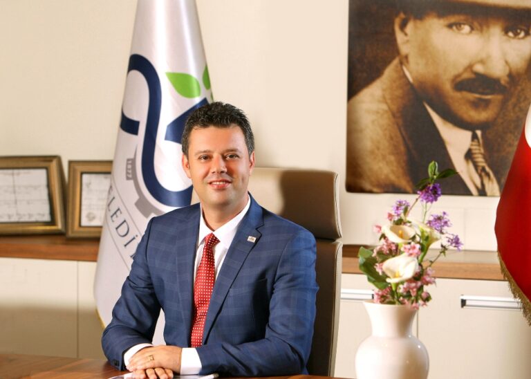 Sarıkurt’tan Parti Değişikliği İddialarına Net Mesaj: “Ben CHP’nin Belediye Başkanıyım”